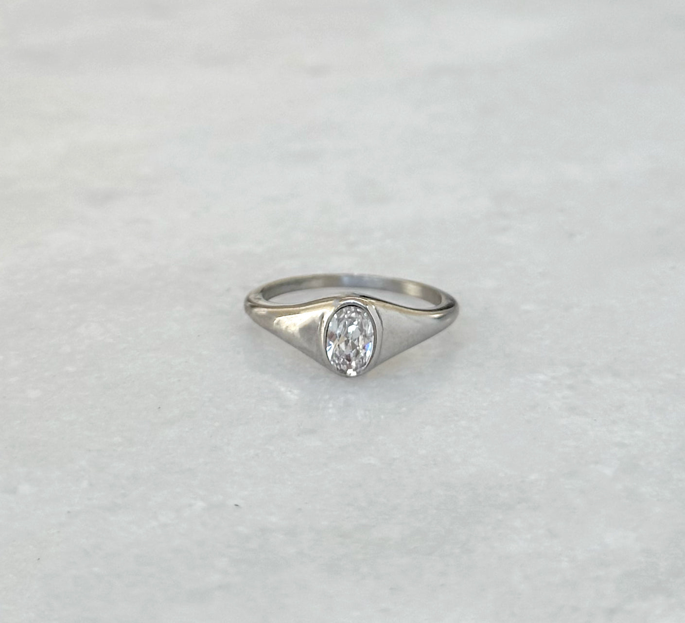 JEANIE SILVER OVAL SIGNET RING