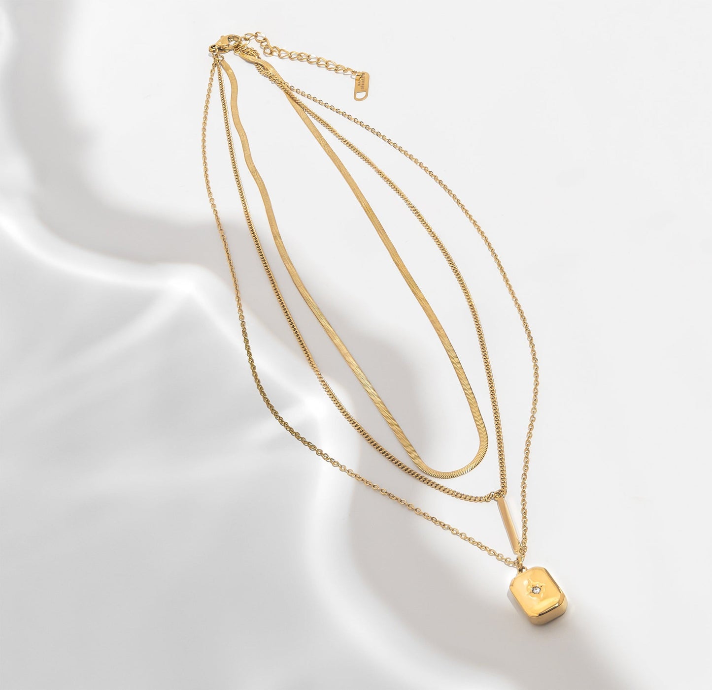 GABRIELLE GOLD STARBURST STACK NECKLACE